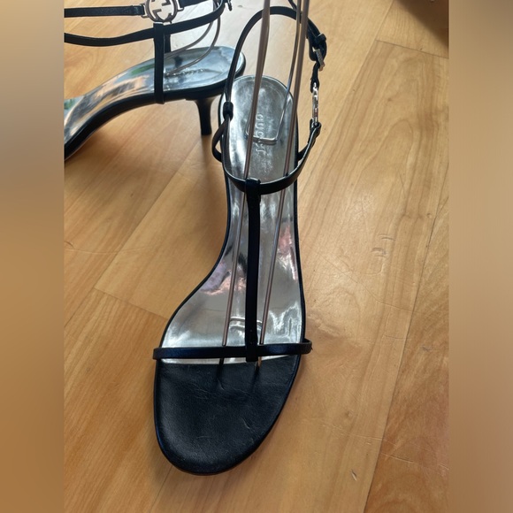 GUCCI Interlocking G Logo Leather T-Strap heel - Picture 5 of 13